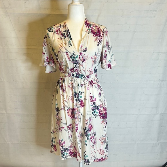 Lovestitch Floral Flutter Sleeve Dress - Picture 2 of 8